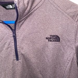 Quarter zip North Face pullover